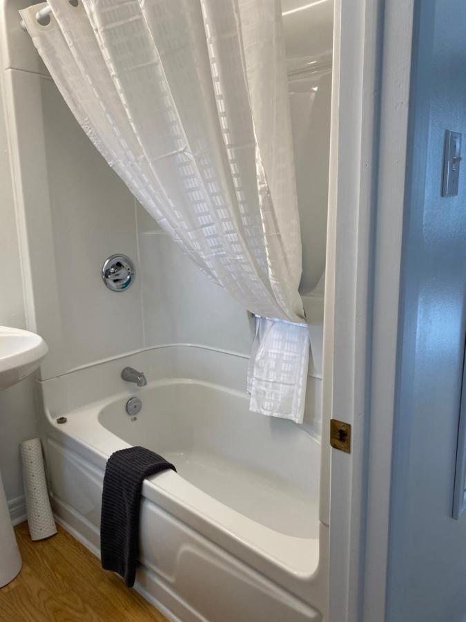 Webbers Lake Charlotte Motel Queen And Double Bed Екстер'єр фото