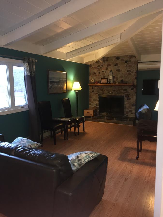 Webbers Lake Charlotte Motel Queen And Double Bed Екстер'єр фото
